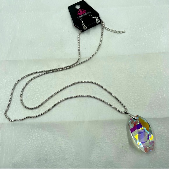 Paparazzi Iridescent Necklace - Picture 5 of 7